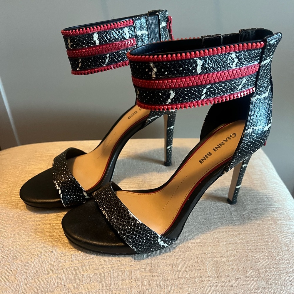 Gianni Bini Heels - Size 7.5 - Like NEW